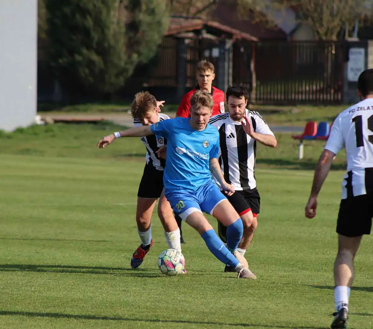 Dvě penalty, sedm gólů. Rapotín v divokém závěru urval výhru v Želatovicích