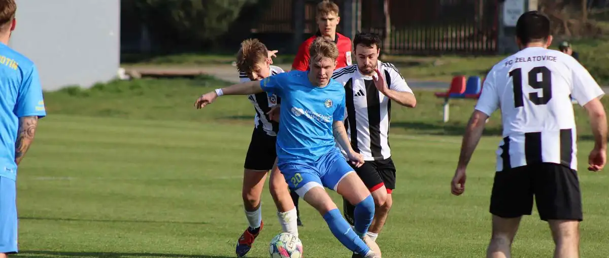 Dvě penalty, sedm gólů. Rapotín v divokém závěru urval výhru v Želatovicích