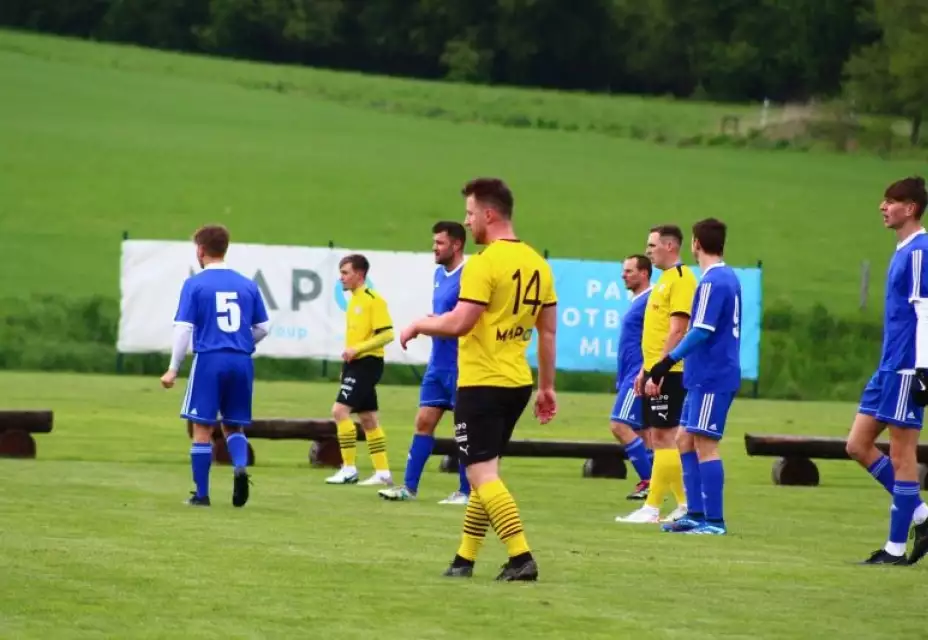 Fotbal mezi sněhovými vločkami bez vítěze. Rapotín doma remizoval s Lipovou