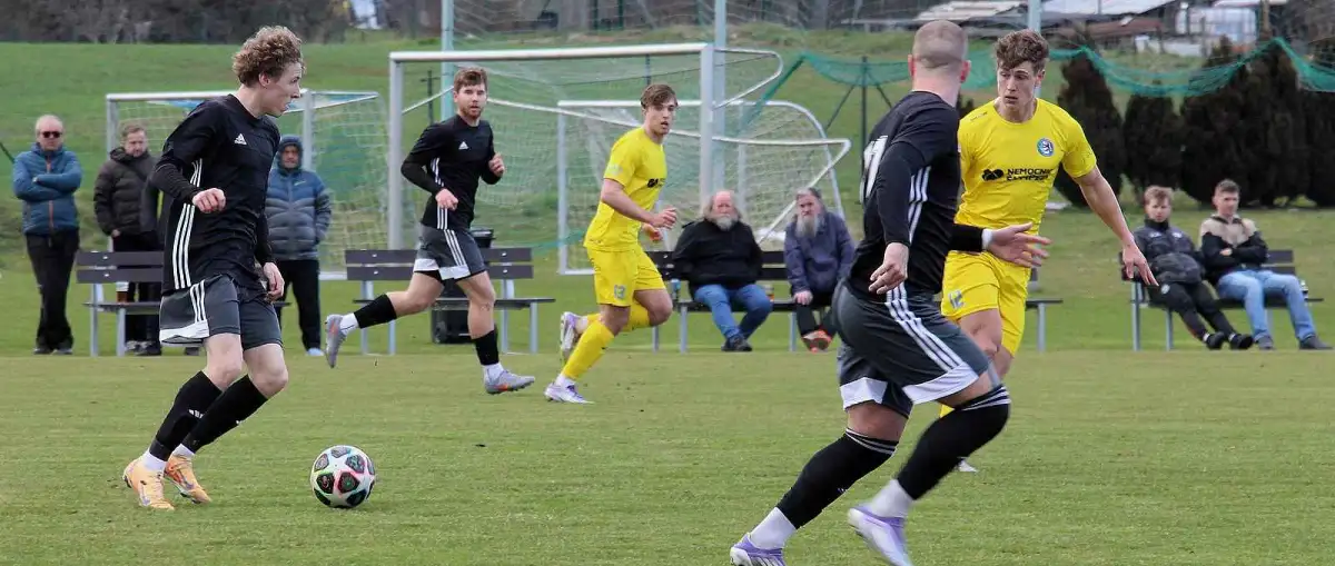 Derby Rapotína s Postřelmovem bez vítěze, výsledek se zrodil už v první půli