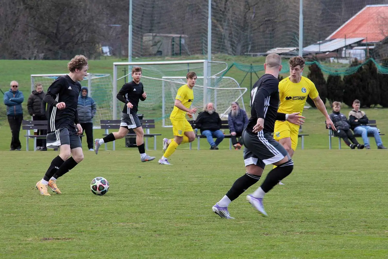 Derby Rapotína s Postřelmovem bez vítěze, výsledek se zrodil už v první půli